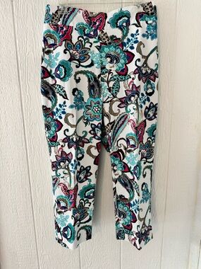 Chico’s So Slimming 3.5 Crop Pants Floral Paisley Stretch Capris